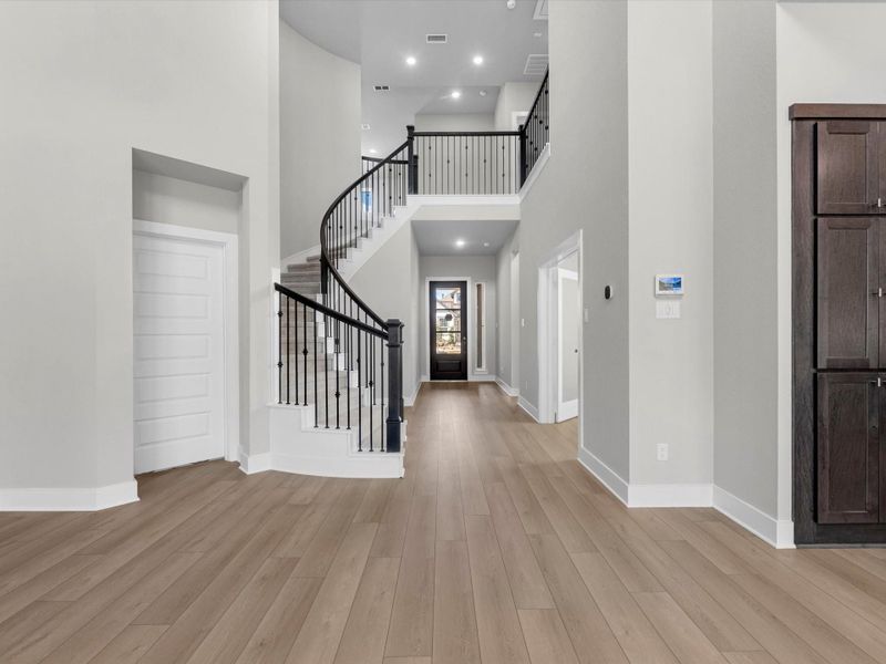 Spacious, unfurnished interior of a new home in Jubilee 50′, Hockley (Image 7).