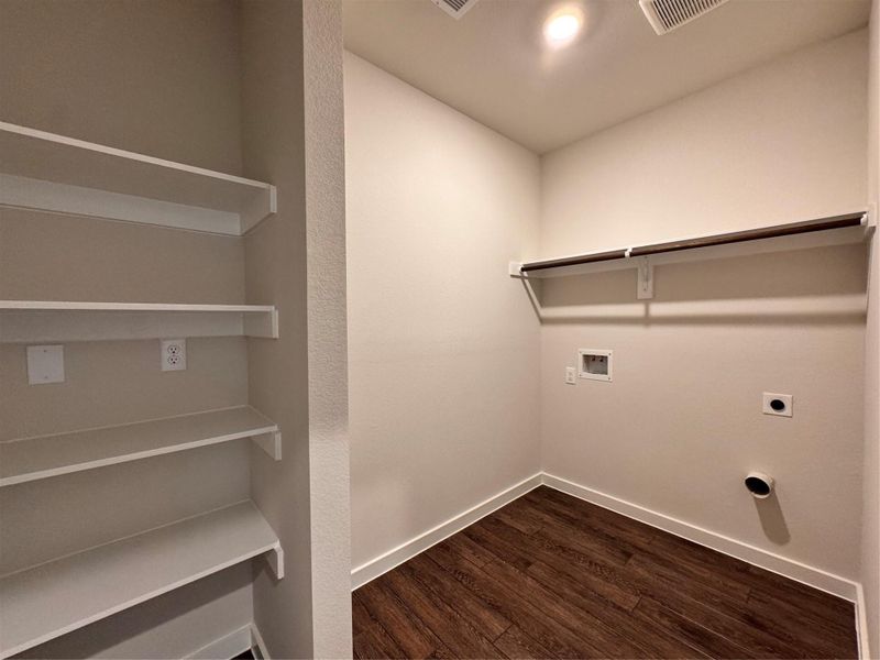 Spacious, unfurnished interior of a new home in Santa Fe, Cleveland (Image 11). Spacious, unfurnished interior of a new home in Santa Fe, Cleveland (Image 11).
