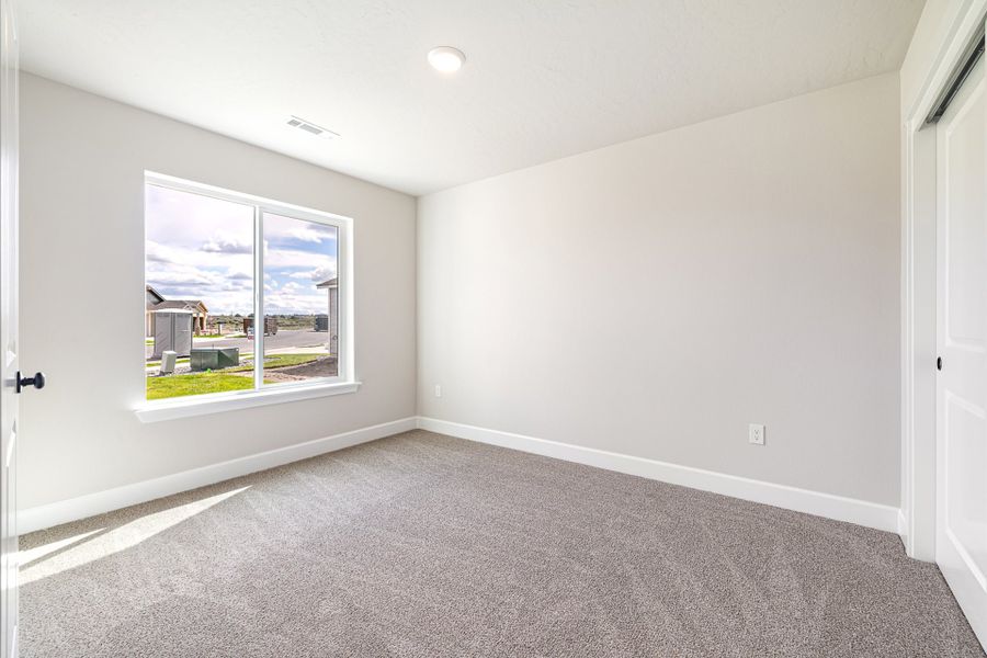 Representative unfurnished interior of a home built from the McKenzie by MonteVista Homes in Feather Ridge, Redmond (Image 16). Representative unfurnished interior of a home built from the McKenzie by MonteVista Homes in Feather Ridge, Redmond (Image 16).