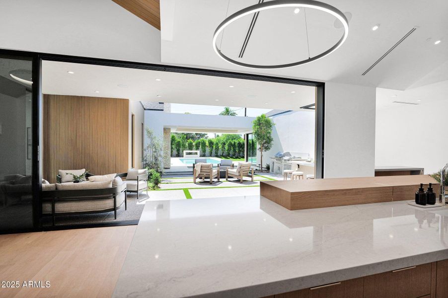 77-web-or-mls-P1233565