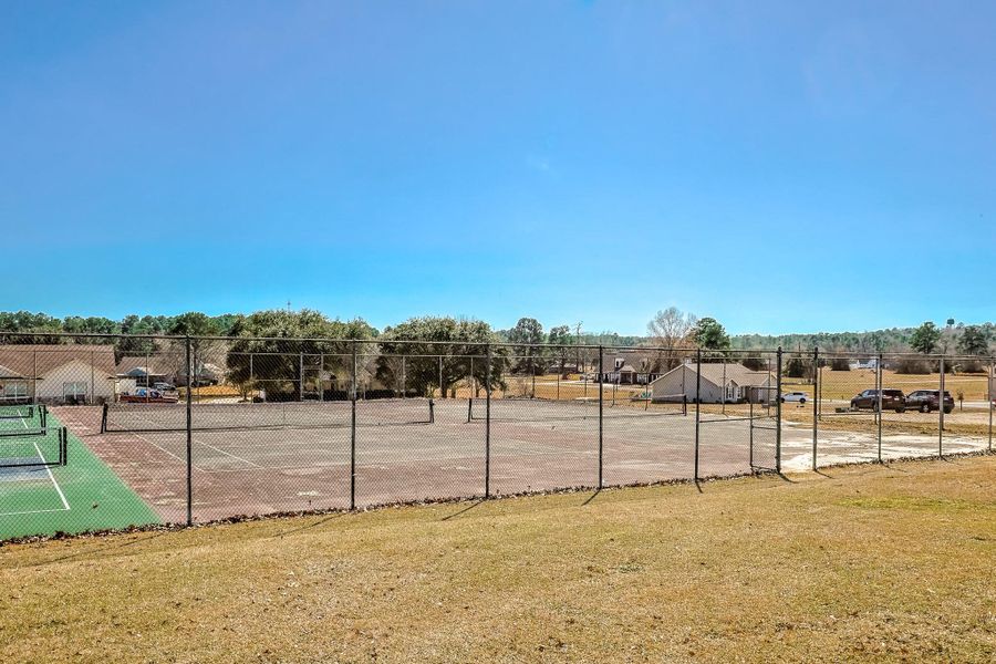 Community amenities in , Trinity (Image 16).