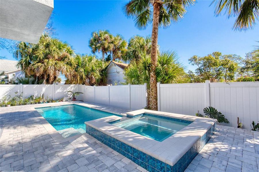 Exterior details and patio area of a home in , Daytona Beach (Image 37).