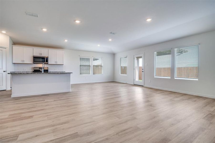 Spacious, unfurnished interior of a new home in River Ridge, Crandall (Image 20).