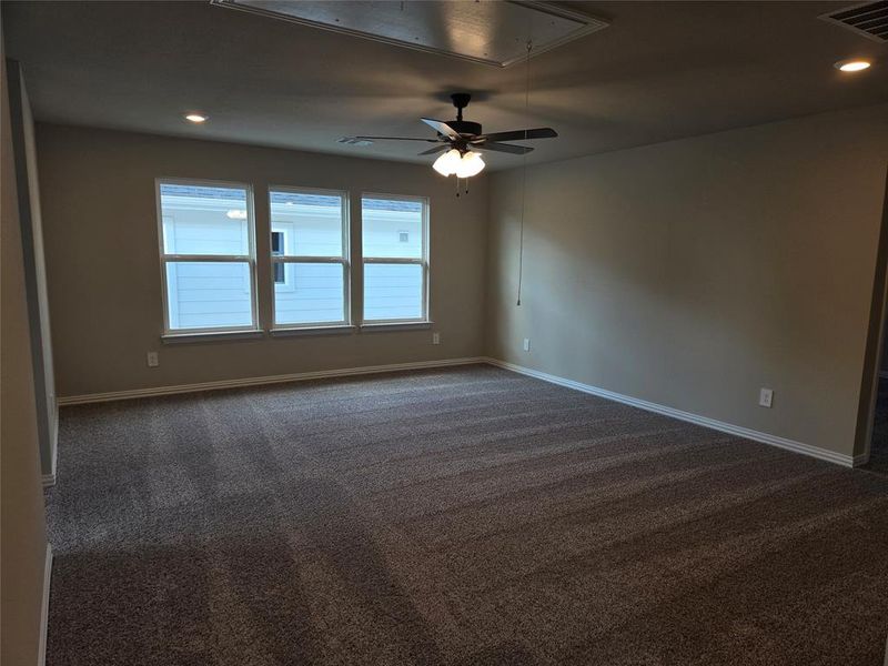 Spacious, unfurnished interior of a new home in , Rowlett (Image 13).