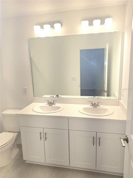 Furnished interior view inside a new home in , Edgewater (Image 8).
