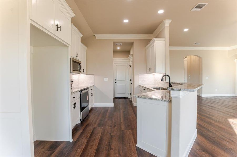 Furnished interior view inside a new home in , Tolar (Image 5). Furnished interior view inside a new home in , Tolar (Image 5).