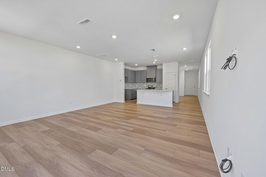 13-web-or-mls-Rabbitbrush St-S2304-013