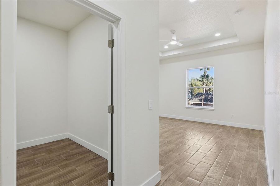 Spacious, unfurnished interior of a new home in , Deltona (Image 15).