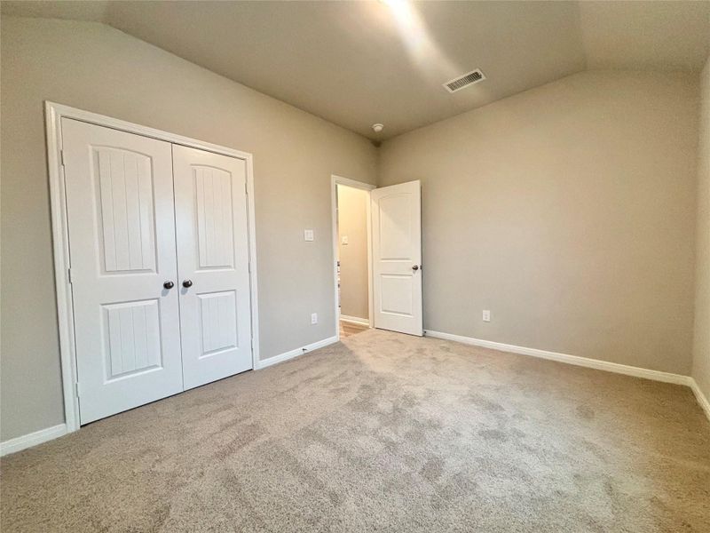 Spacious, unfurnished interior of a new home in , Palacios (Image 20).