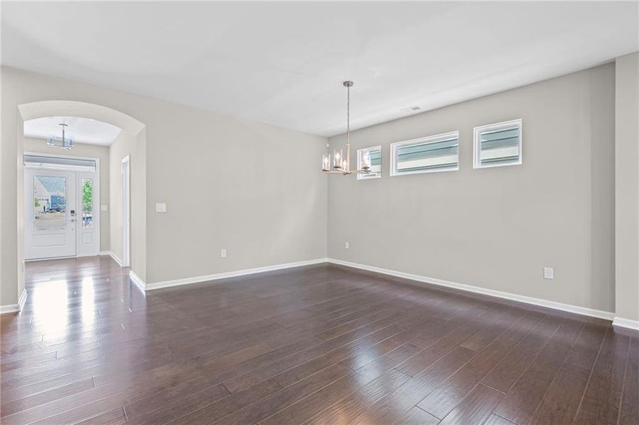 Spacious, unfurnished interior of a new home in Laurel Farms, Dallas (Image 15).