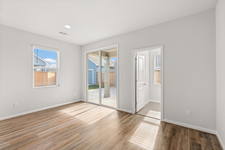 3br New Home in Taylor, TX.  - Slide 10