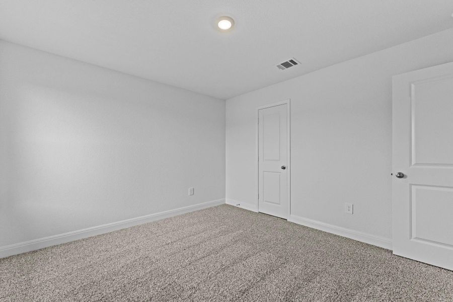 Spacious, unfurnished interior of a new home in Riverview, Georgetown (Image 32).