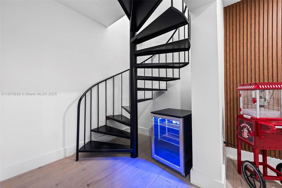 Spacious, unfurnished interior of a new home in , Palmetto Bay (Image 18).