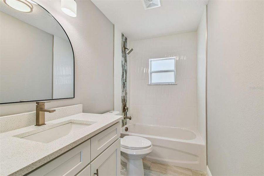 Bathroom 2 (Hallway)