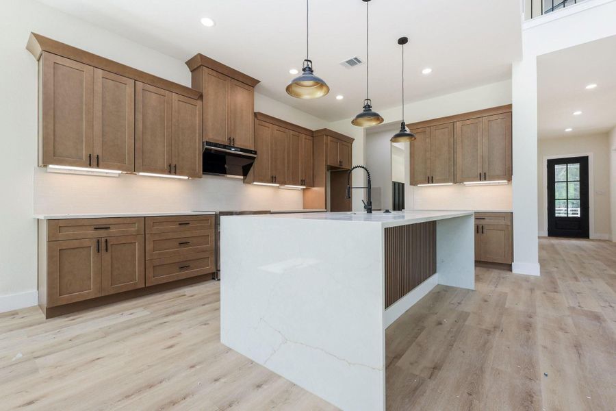 Furnished interior view inside a new home in , Tomball (Image 11).