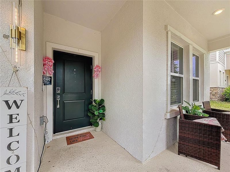Exterior details and patio area of a home in Rhett's Ridge, Apopka (Image 3).