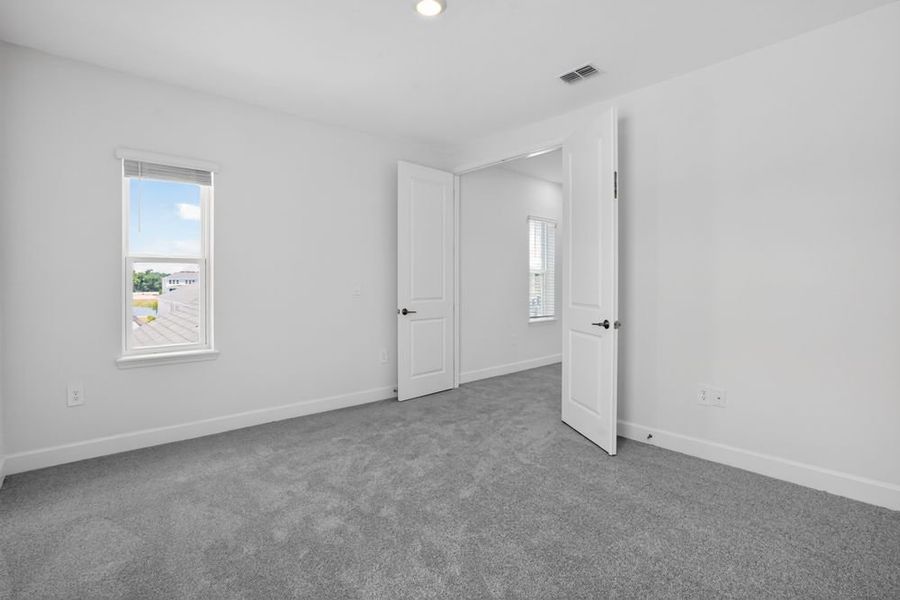 Spacious, unfurnished interior of a new home in Firethorn, Parrish (Image 18).