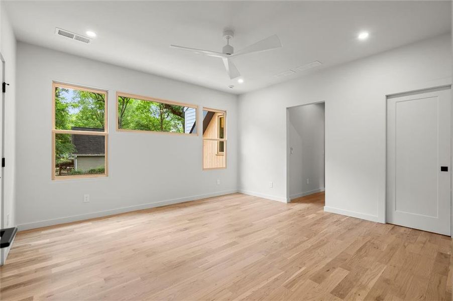 Spacious, unfurnished interior of a new home in , Atlanta (Image 54).