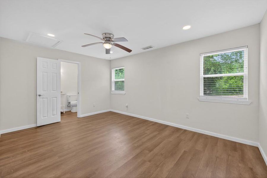 Spacious, unfurnished interior of a new home in , Oxford (Image 22).