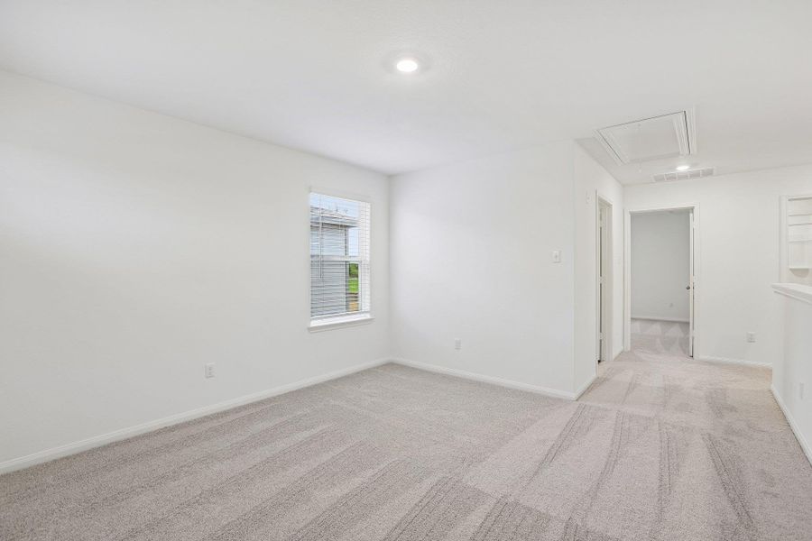 Spacious, unfurnished interior of a new home in , Elgin (Image 13).