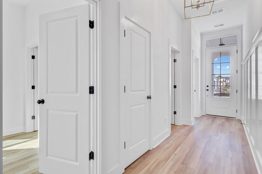 Spacious, unfurnished interior of a new home in , Summerville (Image 15).