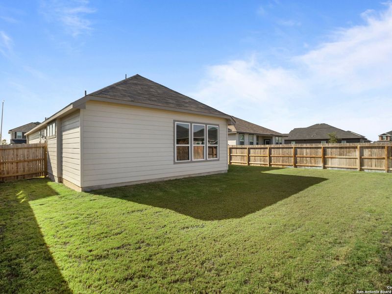 Exterior details and patio area of a home in Hannah Heights, Seguin (Image 27).