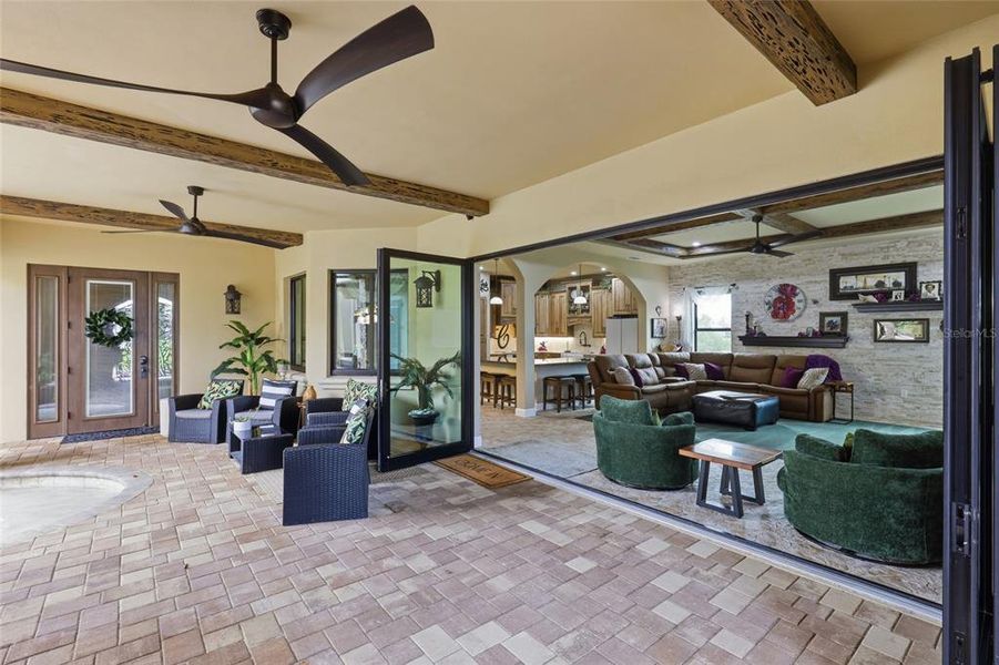 Community amenities in , Cape Coral (Image 43).