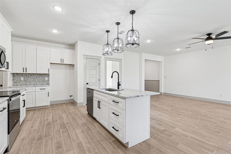 Furnished interior view inside a new home in , Granbury (Image 12).