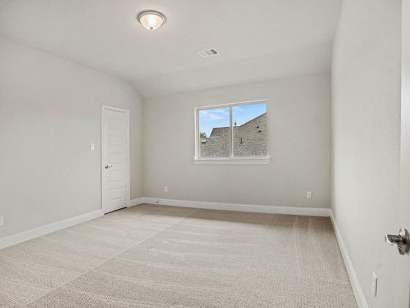 Spacious, unfurnished interior of a new home in Cole Crossing Estates, DeSoto (Image 25).