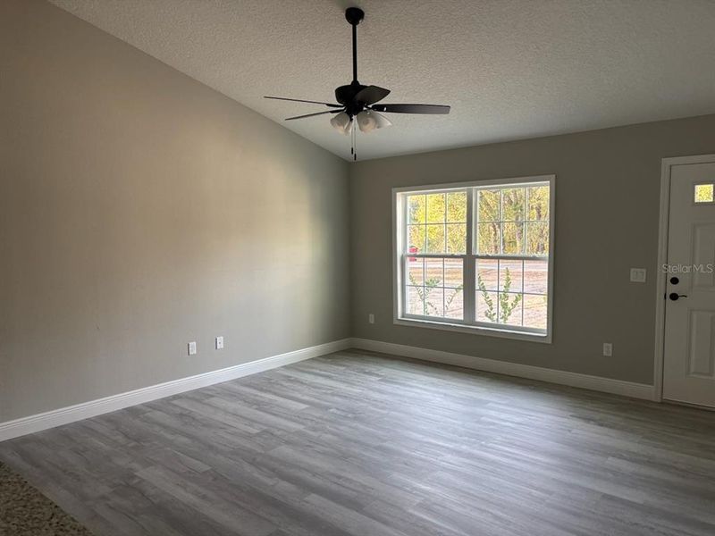 Spacious, unfurnished interior of a new home in , Dunnellon (Image 23).