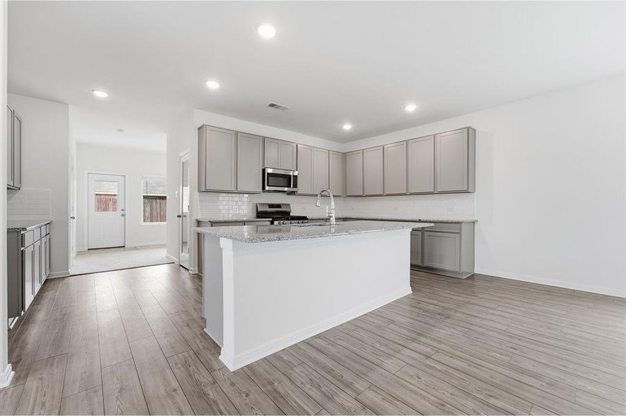 Furnished interior view inside a new home in Saddlebrook Estates, Waxahachie (Image 9).
