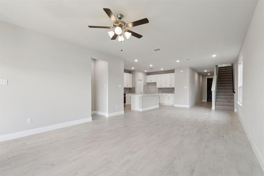 Spacious, unfurnished interior of a new home in AnaCapri, Anna (Image 14). Spacious, unfurnished interior of a new home in AnaCapri, Anna (Image 14).