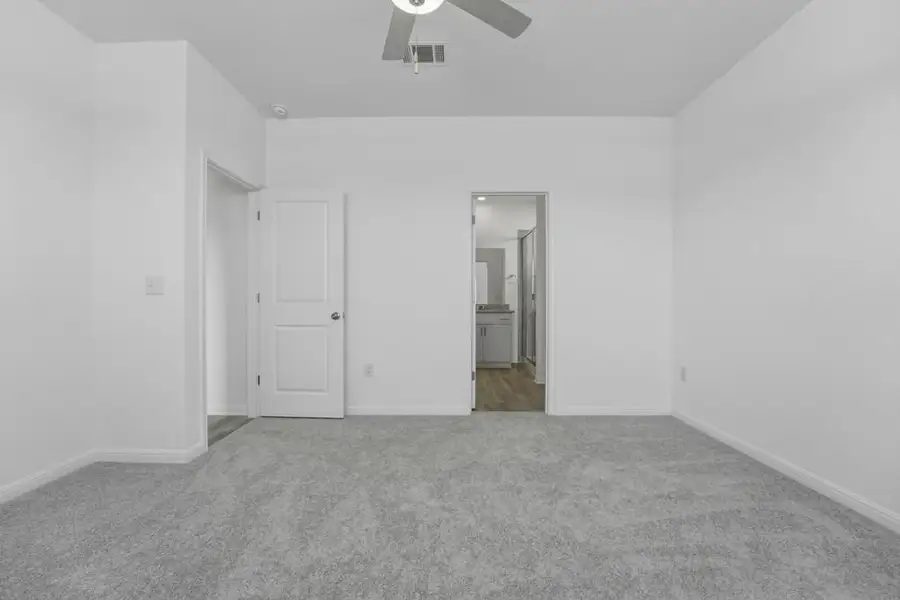 Spacious, unfurnished interior of a new home in Longview, Del Valle (Image 14). Spacious, unfurnished interior of a new home in Longview, Del Valle (Image 14).