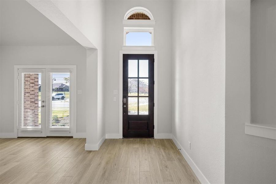 Spacious, unfurnished interior of a new home in Oaks of North Grove, Waxahachie (Image 20). Spacious, unfurnished interior of a new home in Oaks of North Grove, Waxahachie (Image 20).