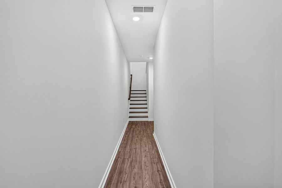 Spacious, unfurnished interior of a new home in Rosewood Farm, Lawrenceville (Image 37).