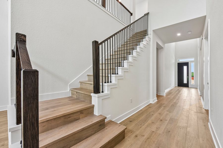Spacious, unfurnished interior of a new home in Sauls Ranch, Round Rock (Image 11).