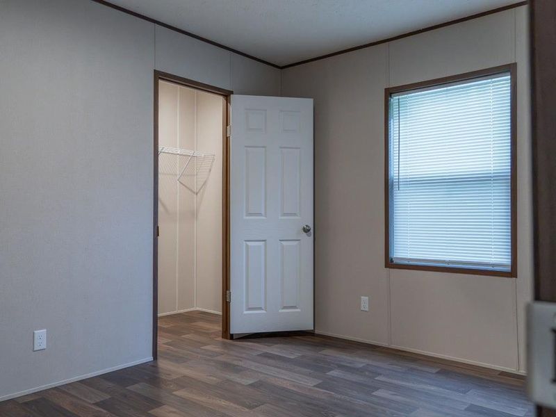 Spacious, unfurnished interior of a new home in , Taylorsville (Image 27).