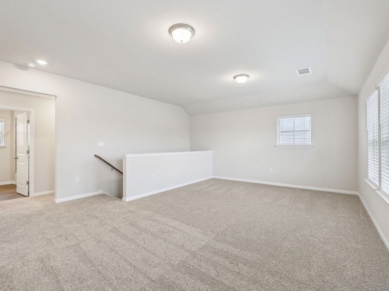 Spacious, unfurnished interior of a new home in Flora, Hutto (Image 11).