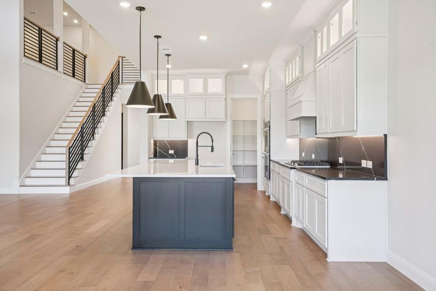 Furnished interior view inside a new home in Sienna 65', Missouri City (Image 6).