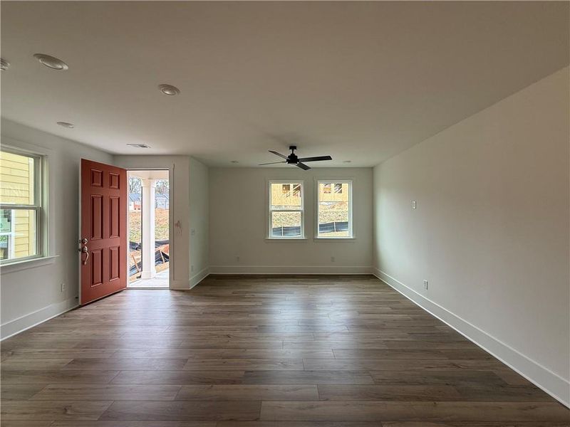 Spacious, unfurnished interior of a new home in Park Vue, Atlanta (Image 32).