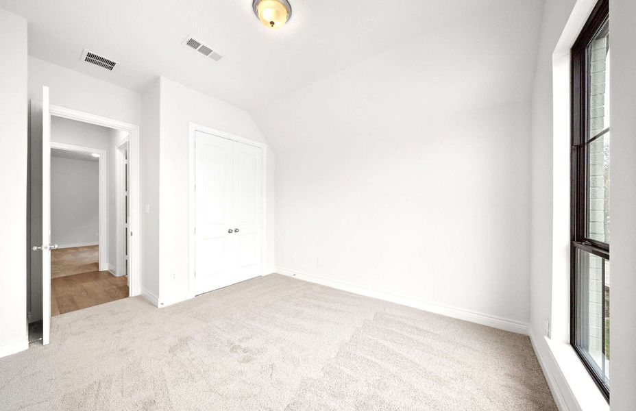 Spacious, unfurnished interior of a new home in Bridgeland 50′, Cypress (Image 31).