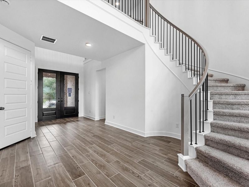 Spacious, unfurnished interior of a new home in Lago Mar - 60', Texas City (Image 20). Spacious, unfurnished interior of a new home in Lago Mar - 60', Texas City (Image 20).