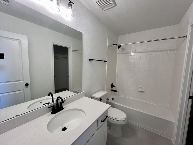 Furnished interior view inside a new home in Oakwood Estates, Waller (Image 10). Furnished interior view inside a new home in Oakwood Estates, Waller (Image 10).