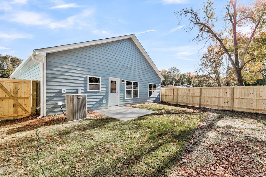 Exterior details and patio area of a home in , Charleston (Image 25).