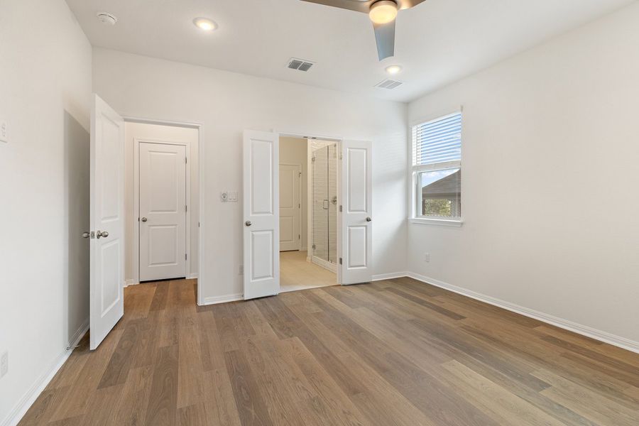 Spacious, unfurnished interior of a new home in Sage Hollow, Kyle (Image 30). Spacious, unfurnished interior of a new home in Sage Hollow, Kyle (Image 30).
