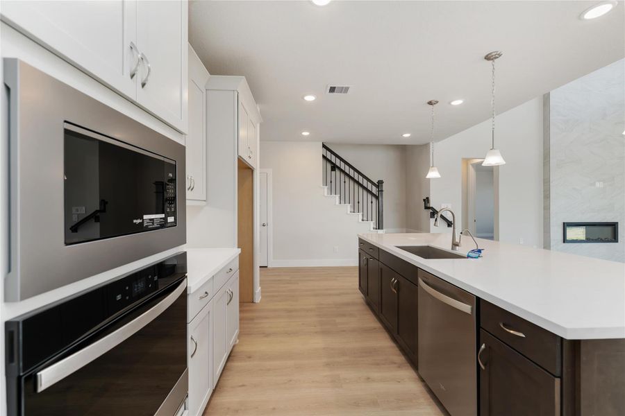 Furnished interior view inside a new home in Valencia, Manvel (Image 15).