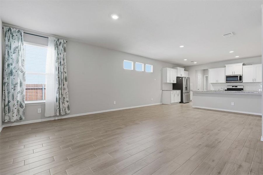 Spacious, unfurnished interior of a new home in The Overlook, Fort Worth (Image 20).