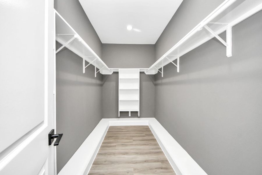 Spacious, unfurnished interior of a new home in , Waller (Image 33).