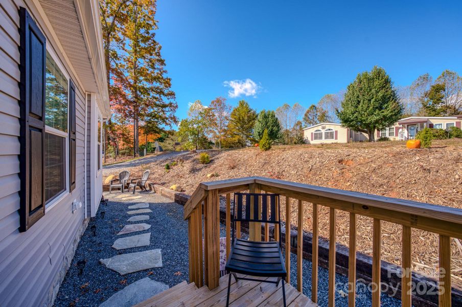Exterior details and patio area of a home in , Nebo (Image 18).