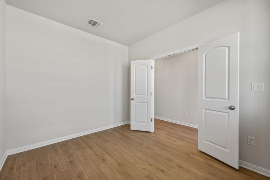 Representative images and renderings are for illustrative purposes. Actual structural options and design finishes of home may vary. Representative images and renderings are for illustrative purposes. Actual structural options and design finishes of home may vary.